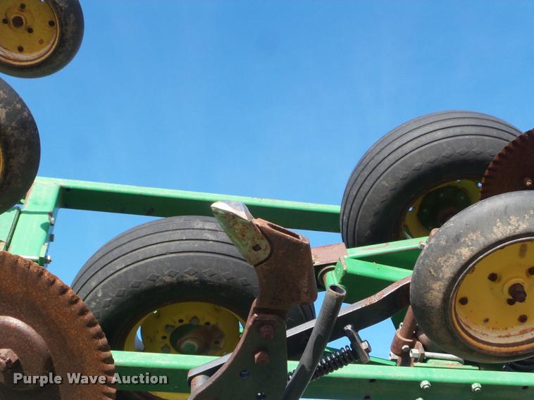 image for item DA5065 John Deere 610 air seeder