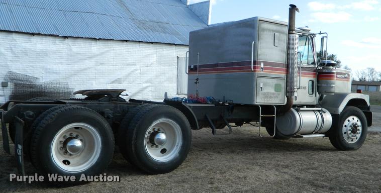 image for item DA5068 1979 Chevrolet Bison Double-O 92 semi truck