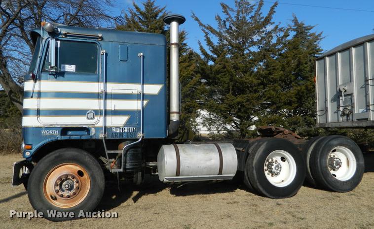 image for item DA5069 1976 Kenworth 100 semi truck