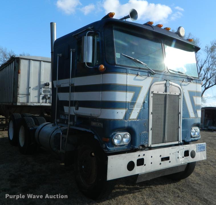 image for item DA5069 1976 Kenworth 100 semi truck
