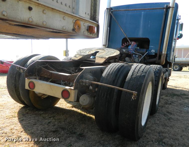 image for item DA5069 1976 Kenworth 100 semi truck