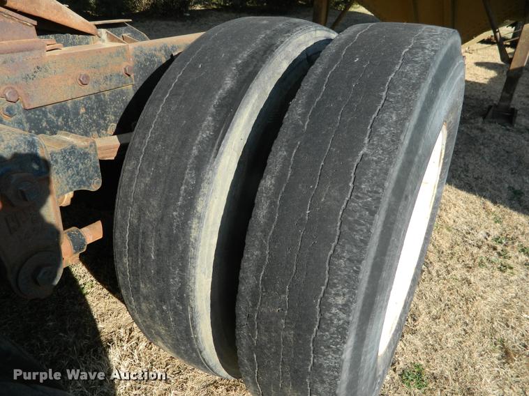 image for item DA5069 1976 Kenworth 100 semi truck