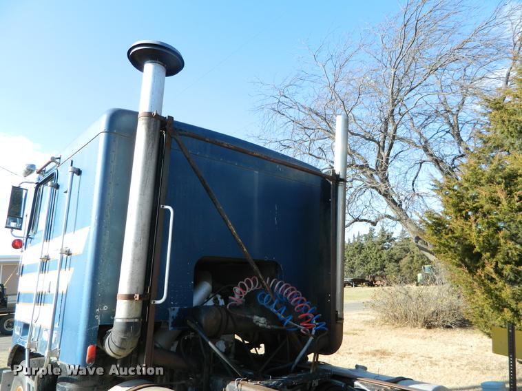 image for item DA5069 1976 Kenworth 100 semi truck