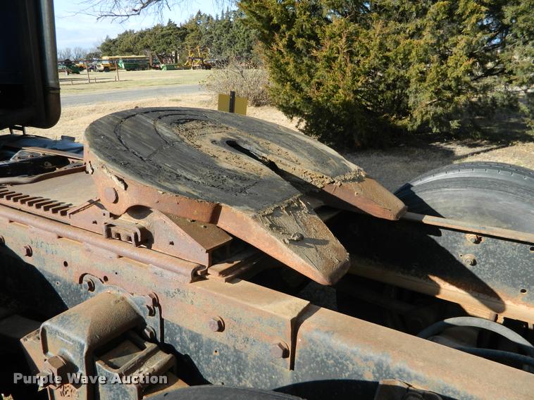 image for item DA5069 1976 Kenworth 100 semi truck