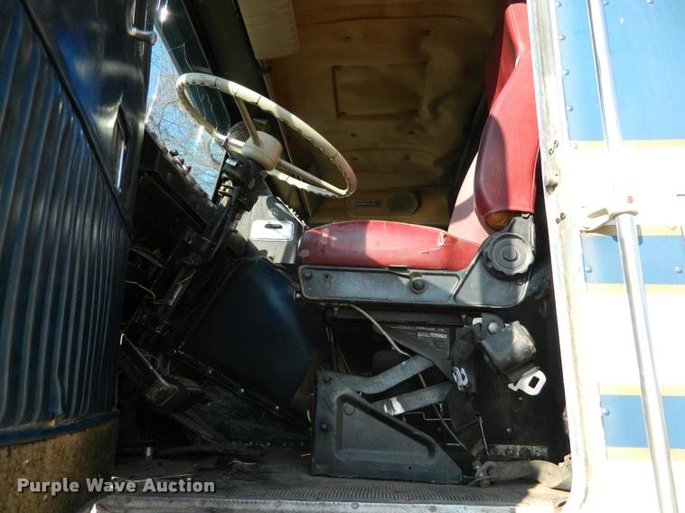 image for item DA5069 1976 Kenworth 100 semi truck