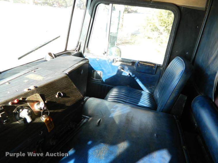 image for item DA5069 1976 Kenworth 100 semi truck