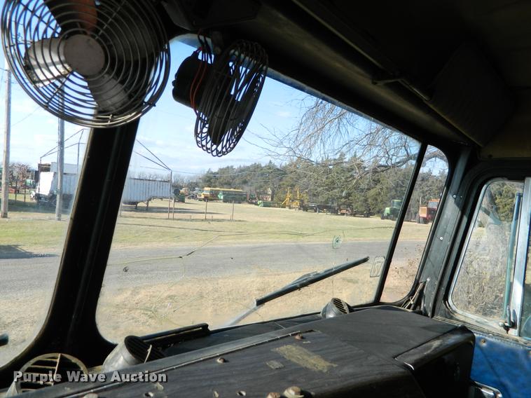 image for item DA5069 1976 Kenworth 100 semi truck