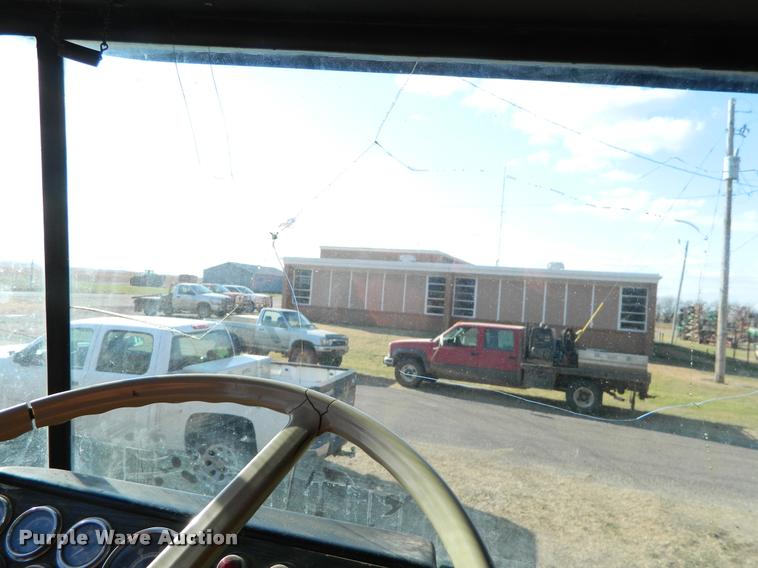 image for item DA5069 1976 Kenworth 100 semi truck