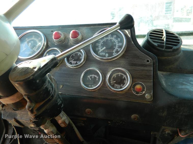 image for item DA5069 1976 Kenworth 100 semi truck