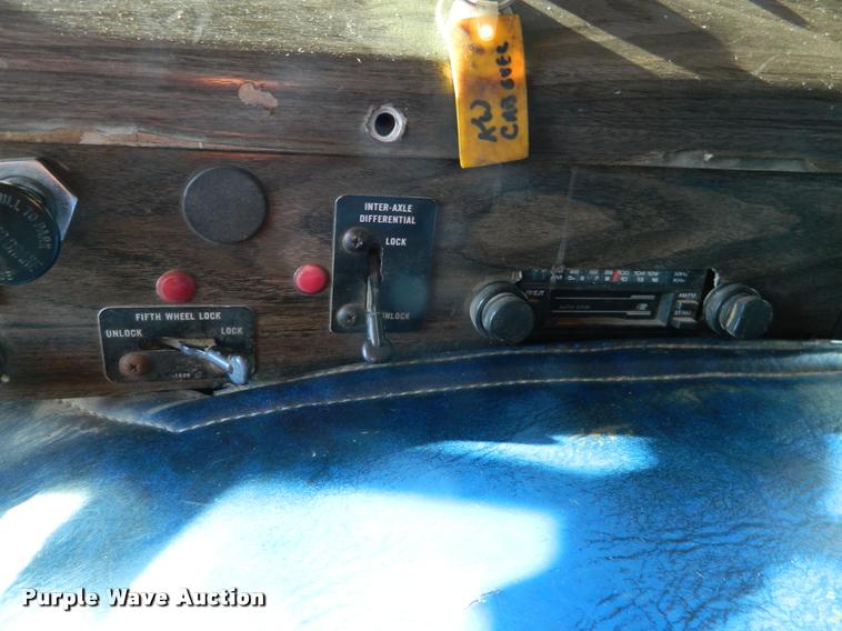 image for item DA5069 1976 Kenworth 100 semi truck