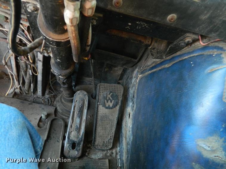 image for item DA5069 1976 Kenworth 100 semi truck