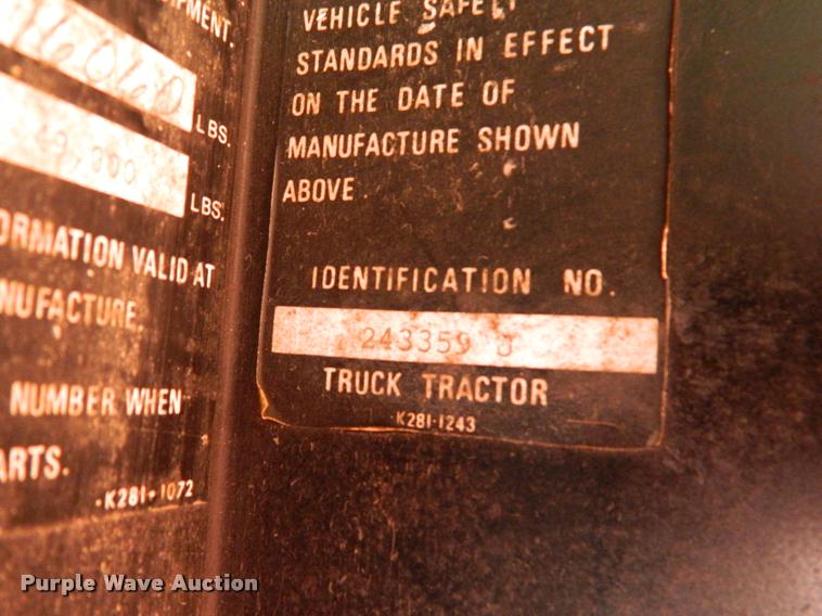 image for item DA5069 1976 Kenworth 100 semi truck