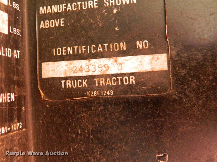 image for item DA5069 1976 Kenworth 100 semi truck