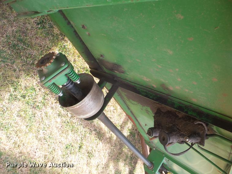 image for item DA5070 1988 John Deere 930 rigid head