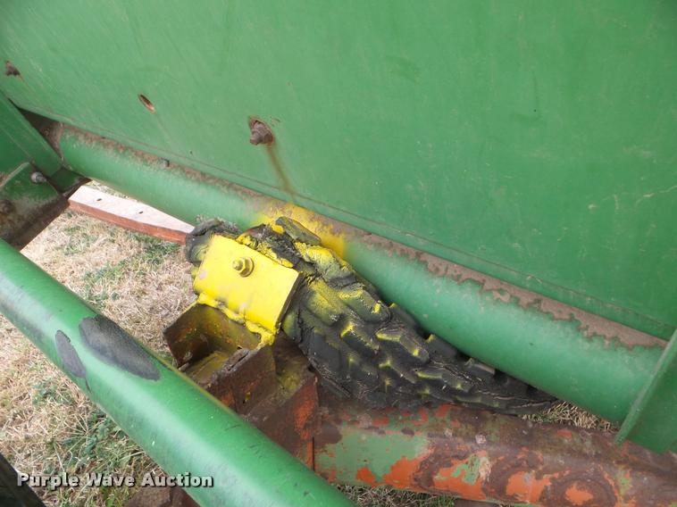 image for item DA5070 1988 John Deere 930 rigid head