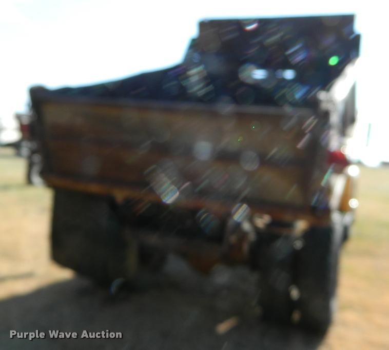image for item DA5071 1977 International Loadstar 1700 dump truck