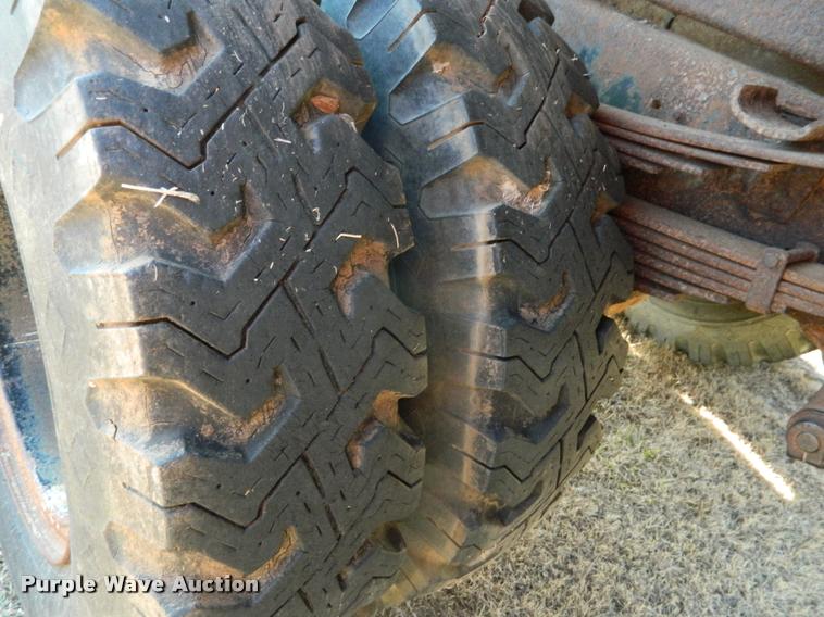 image for item DA5071 1977 International Loadstar 1700 dump truck