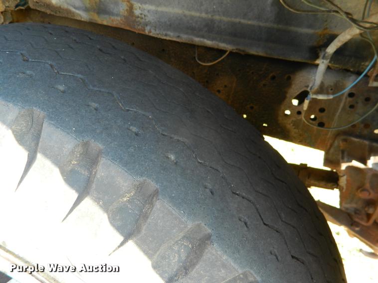 image for item DA5071 1977 International Loadstar 1700 dump truck