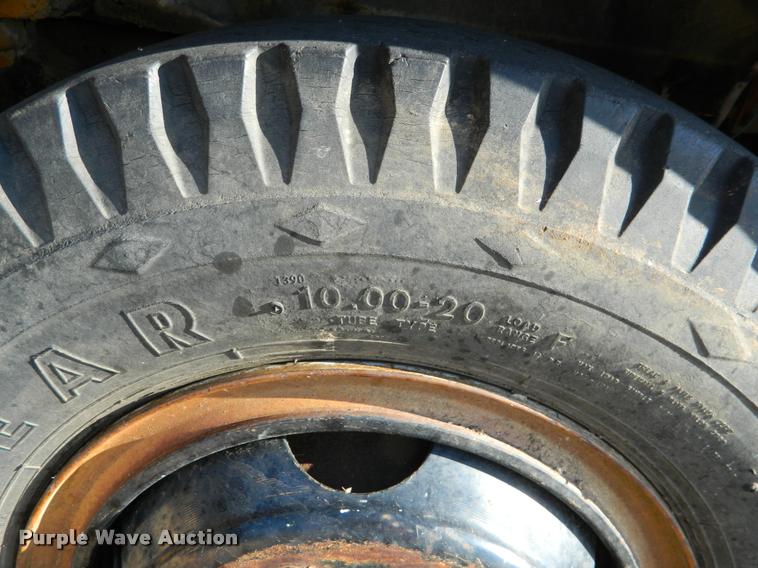 image for item DA5071 1977 International Loadstar 1700 dump truck