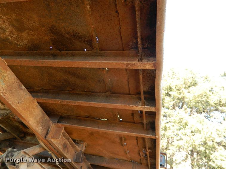 image for item DA5071 1977 International Loadstar 1700 dump truck