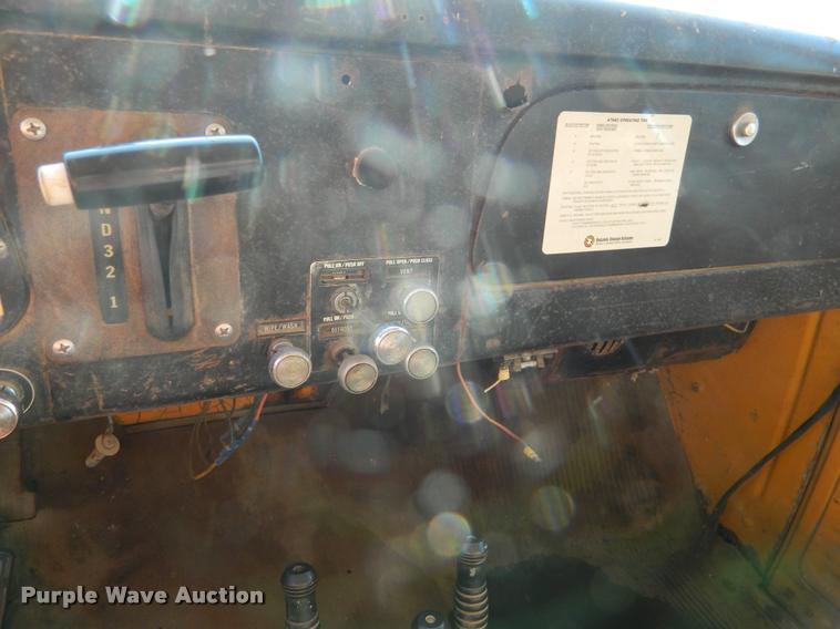 image for item DA5071 1977 International Loadstar 1700 dump truck