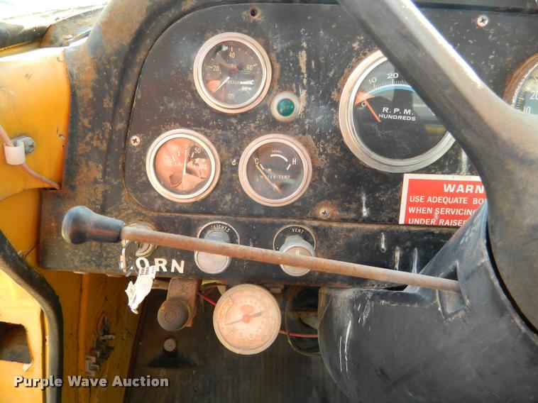 image for item DA5071 1977 International Loadstar 1700 dump truck