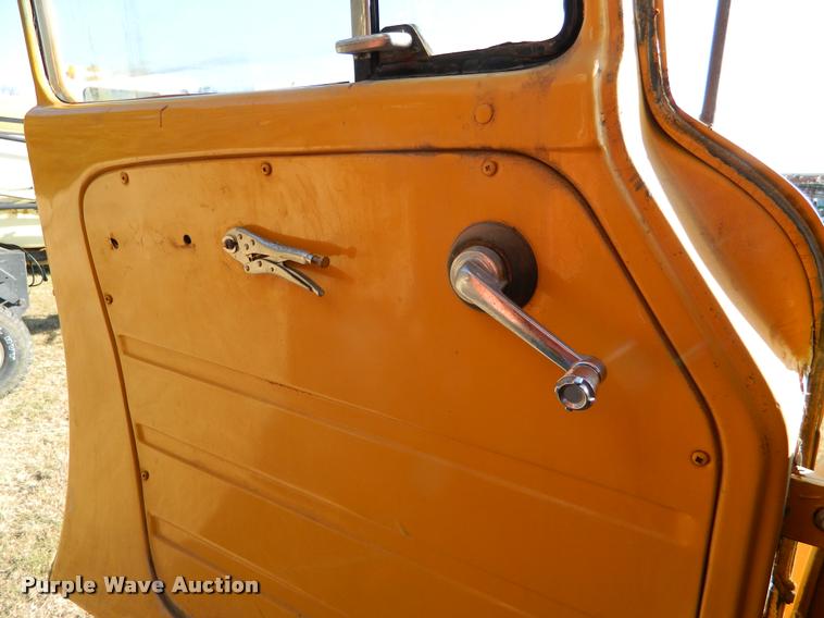 image for item DA5071 1977 International Loadstar 1700 dump truck