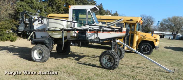 image for item DA5072 Melroe Spra-Coupe 220 self-propelled sprayer