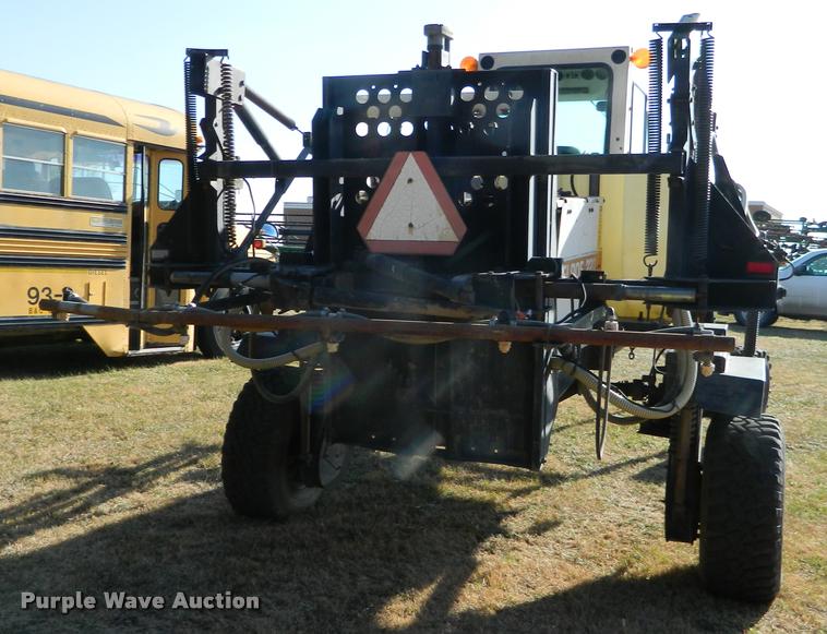 image for item DA5072 Melroe Spra-Coupe 220 self-propelled sprayer