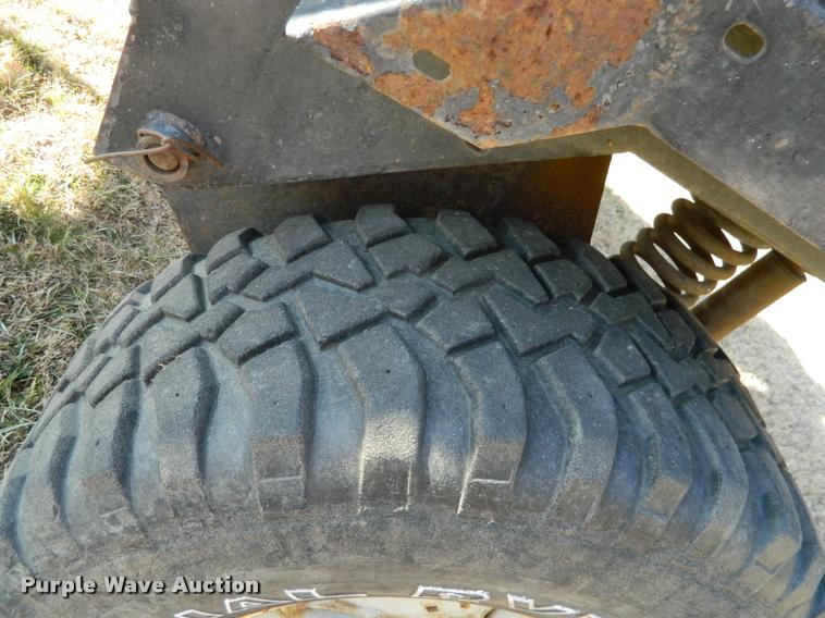 image for item DA5072 Melroe Spra-Coupe 220 self-propelled sprayer