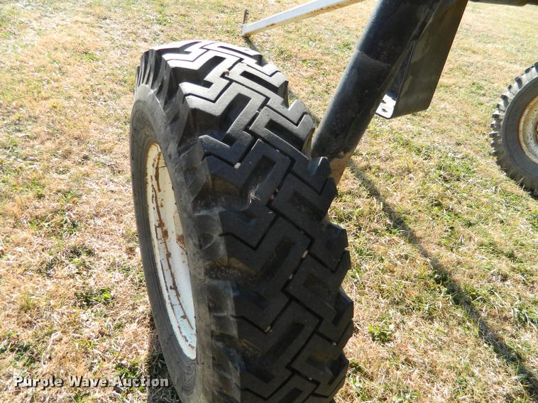 image for item DA5072 Melroe Spra-Coupe 220 self-propelled sprayer