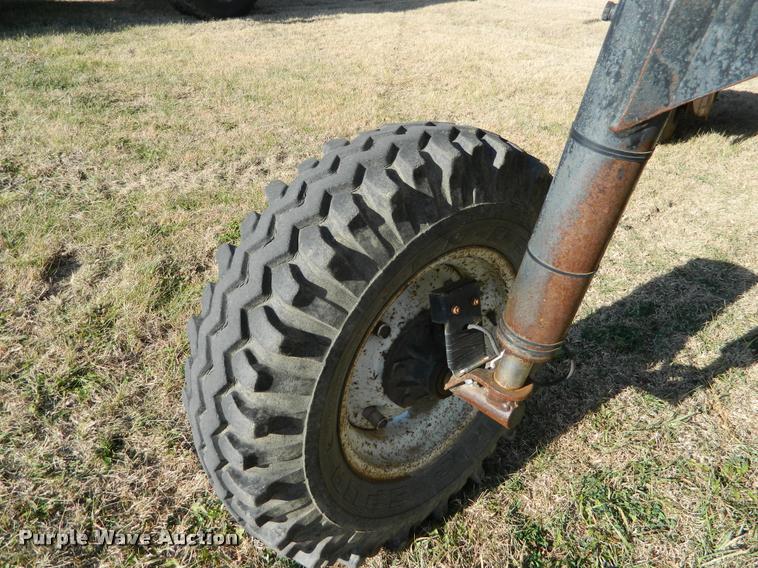 image for item DA5072 Melroe Spra-Coupe 220 self-propelled sprayer