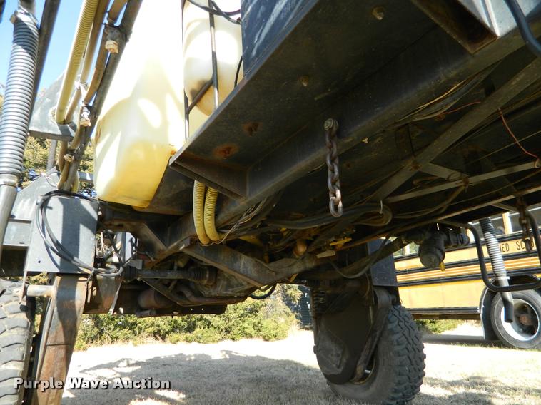 image for item DA5072 Melroe Spra-Coupe 220 self-propelled sprayer