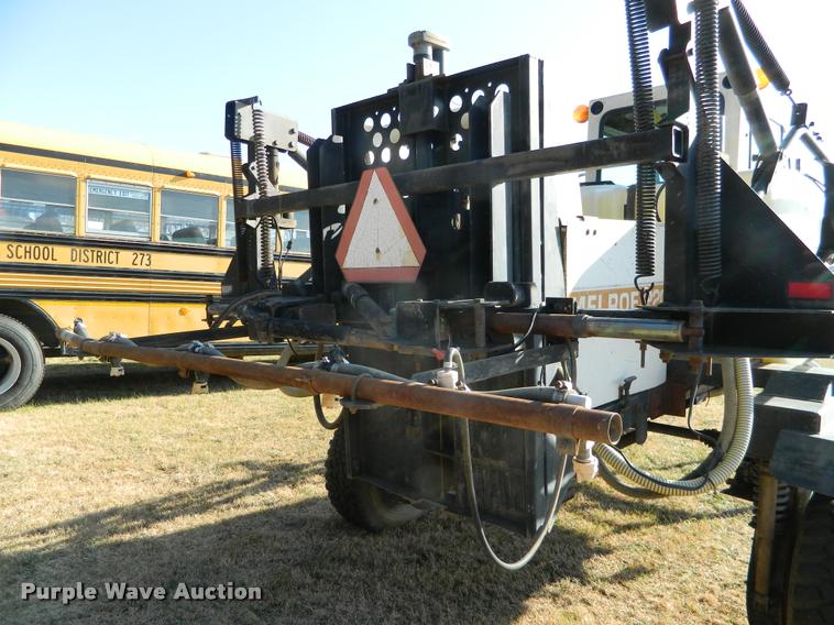 image for item DA5072 Melroe Spra-Coupe 220 self-propelled sprayer