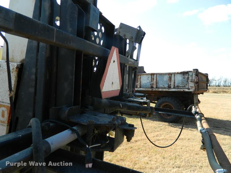 image for item DA5072 Melroe Spra-Coupe 220 self-propelled sprayer