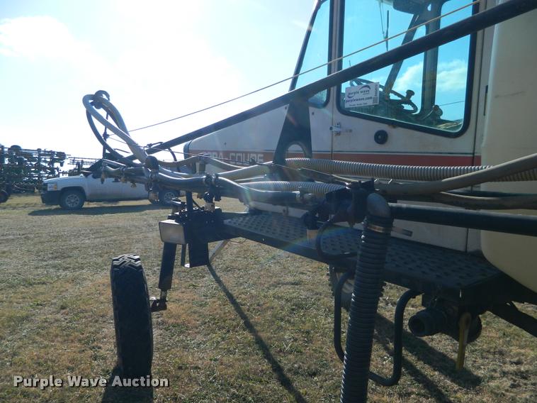 image for item DA5072 Melroe Spra-Coupe 220 self-propelled sprayer