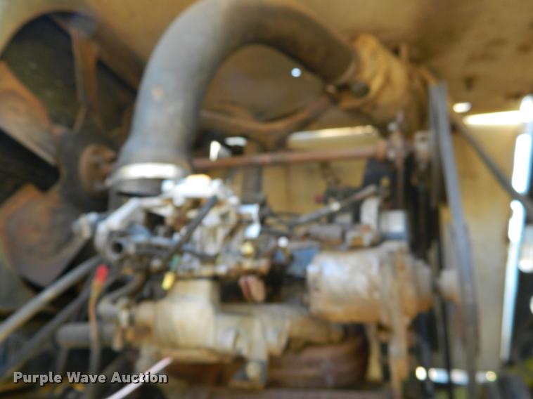 image for item DA5072 Melroe Spra-Coupe 220 self-propelled sprayer