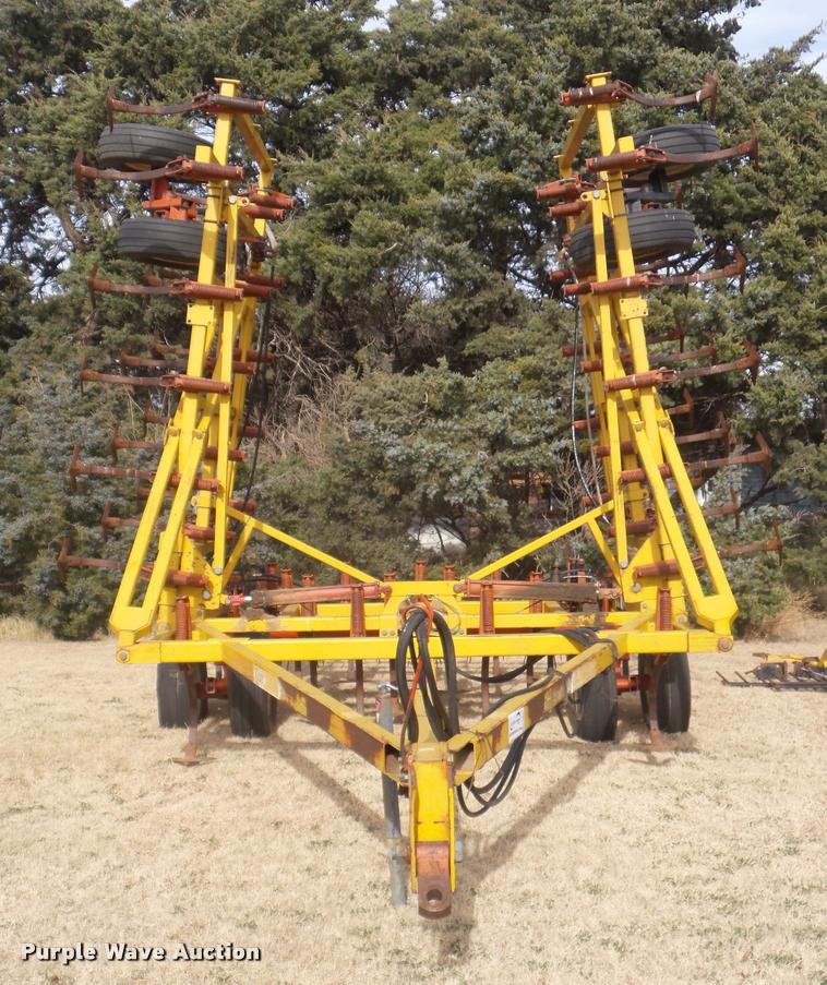 image for item DA5077 1984 Kent 6330 field cultivator