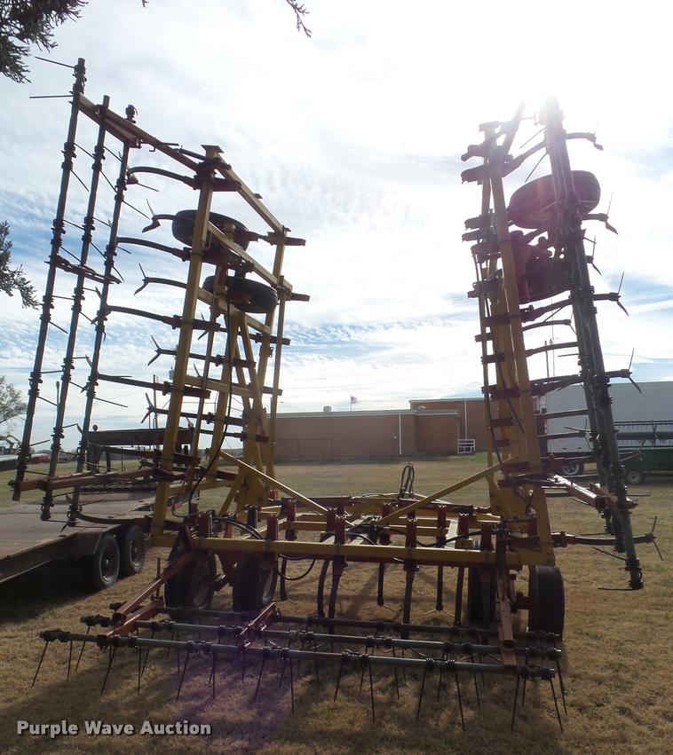 image for item DA5077 1984 Kent 6330 field cultivator