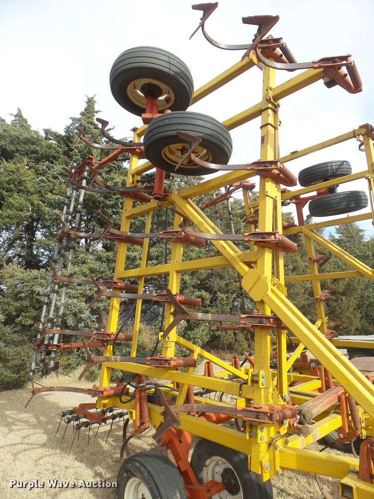 image for item DA5077 1984 Kent 6330 field cultivator