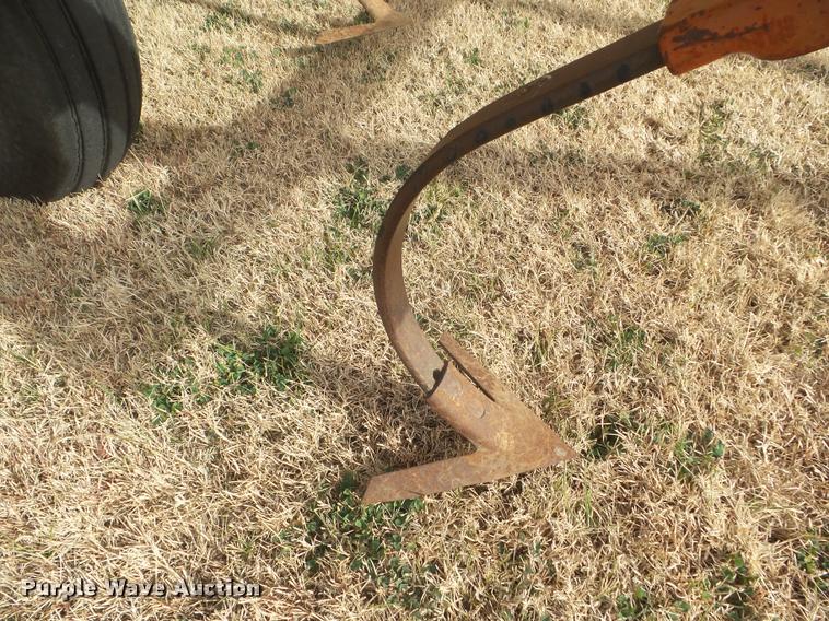 image for item DA5077 1984 Kent 6330 field cultivator