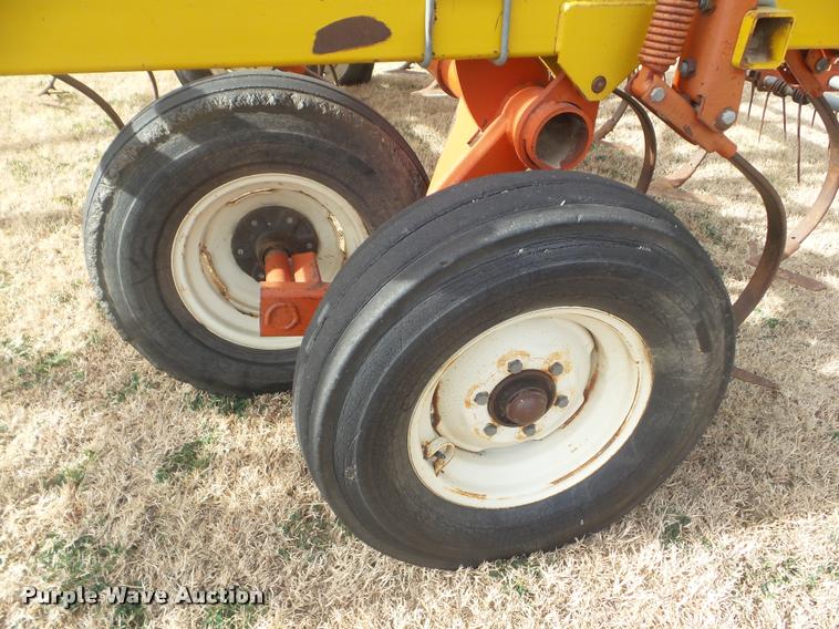 image for item DA5077 1984 Kent 6330 field cultivator