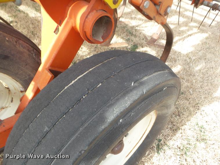 image for item DA5077 1984 Kent 6330 field cultivator