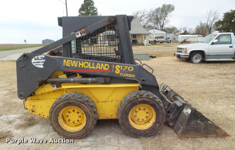 image for item DA5081 2001 New Holland LS170 skid steer