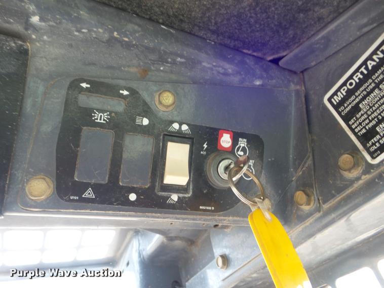 image for item DA5081 2001 New Holland LS170 skid steer