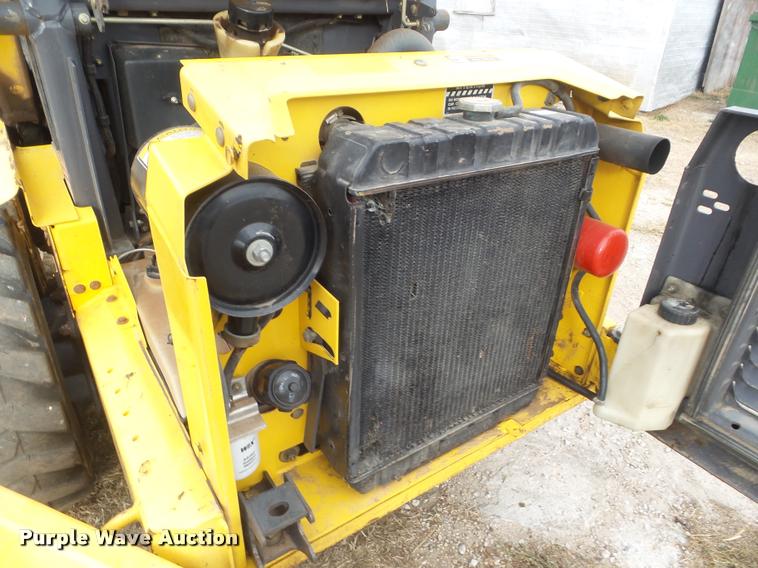 image for item DA5081 2001 New Holland LS170 skid steer