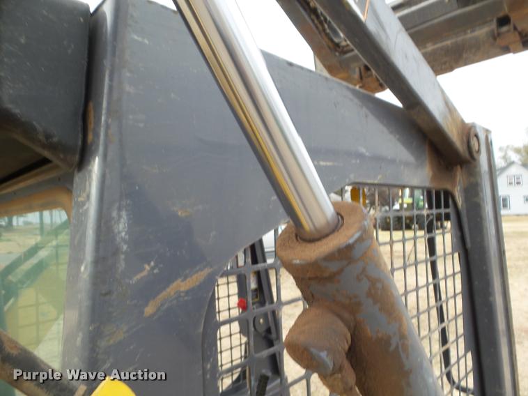 image for item DA5081 2001 New Holland LS170 skid steer