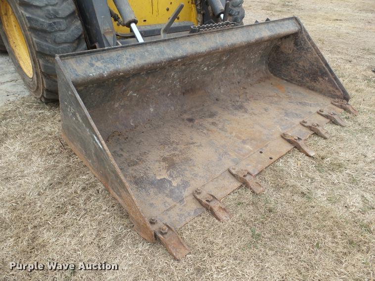 image for item DA5081 2001 New Holland LS170 skid steer