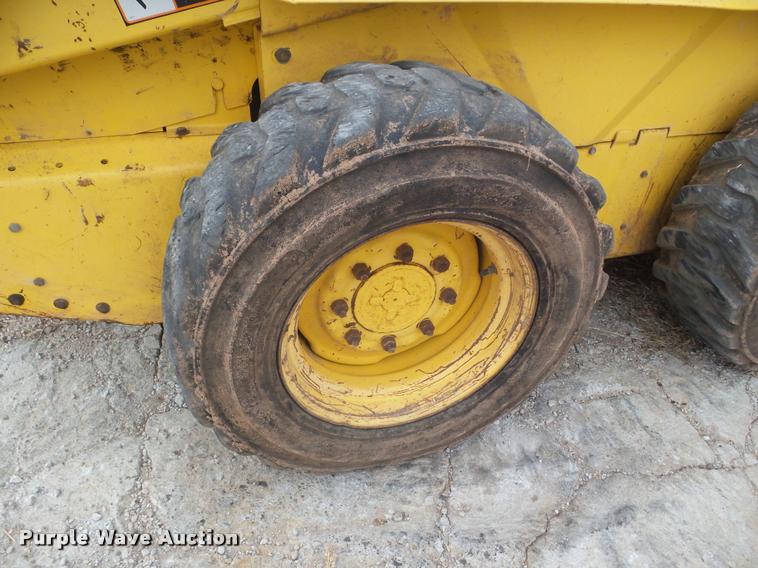 image for item DA5081 2001 New Holland LS170 skid steer