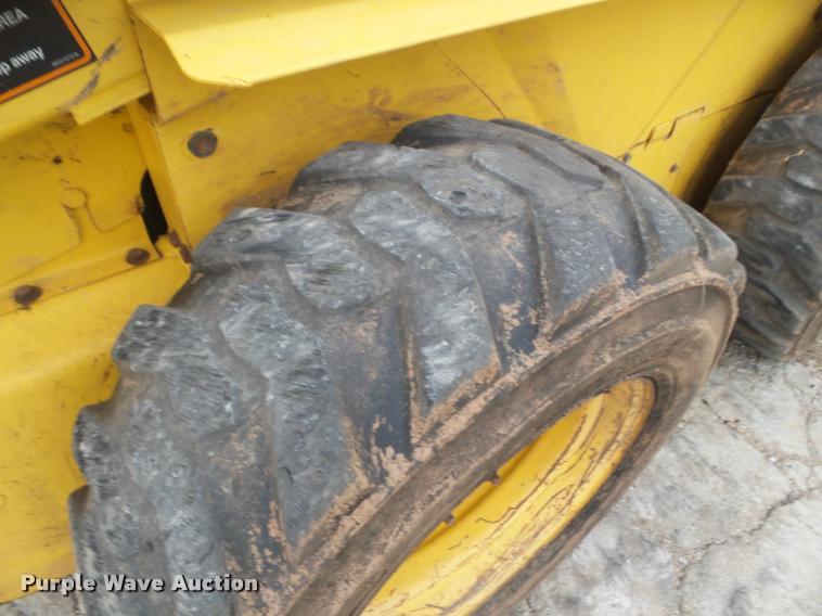 image for item DA5081 2001 New Holland LS170 skid steer